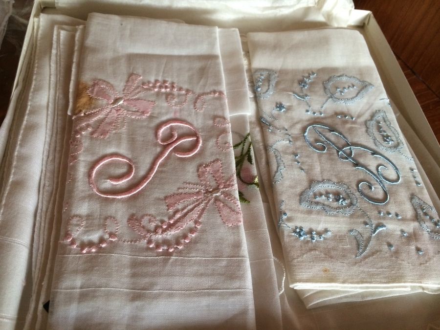 Vintage Embroidered Ladies Hankerchief Lot [Photo 4]