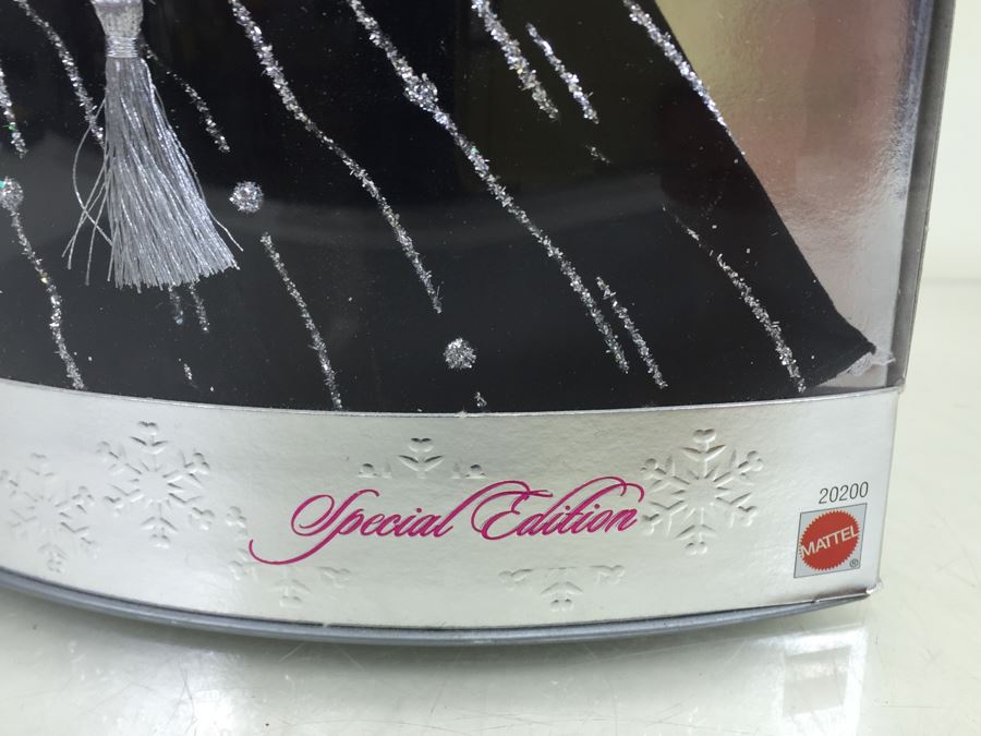 Special Edition Happy Holidays Barbie 20200 Mattel New In Box Vintage 1998 [Photo 7]