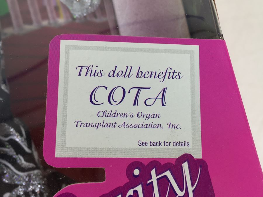 Charity Ball Barbie COTA Mattel 18979 New In Box Vintage 1997 [Photo 6]