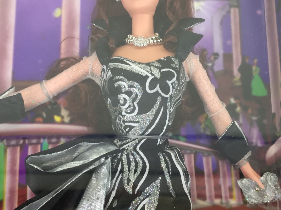 Charity Ball Barbie COTA Mattel 18979 New In Box Vintage 1997 [Photo 5]