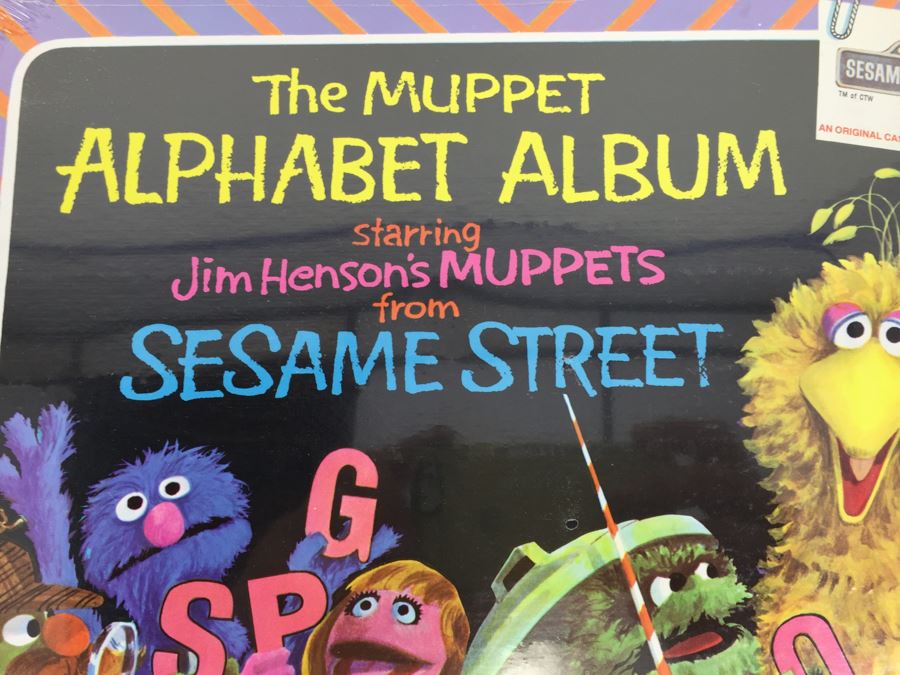SEALED The Muppet Alphabet Album Starring Jim Henson's MUPPETS From Sesame Street CC 25503 And 1976 Sesame Street Activities Book [Photo 4]