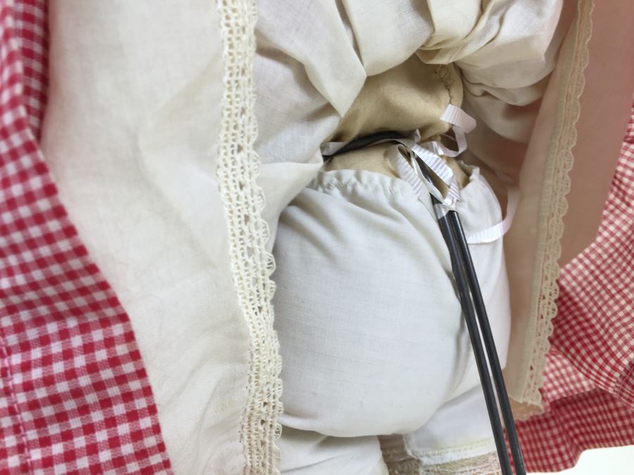 Vintage 22' Doll With Stand 1953-1956 May Be 22' Girl Made By Alexander (Fleischaker Novelty Co.) [Photo 12]