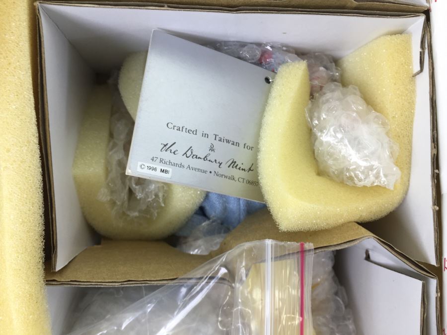 Campbell Kids 'Little Clam Digger' Vintage 1996 Danbury Mint New In Box  [Photo 7]