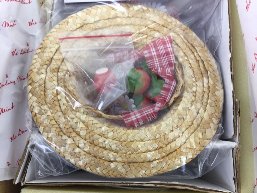 Campbell Kids 'The Little Gardener' Vintage 1996 Danbury Mint New In Box [Photo 7]