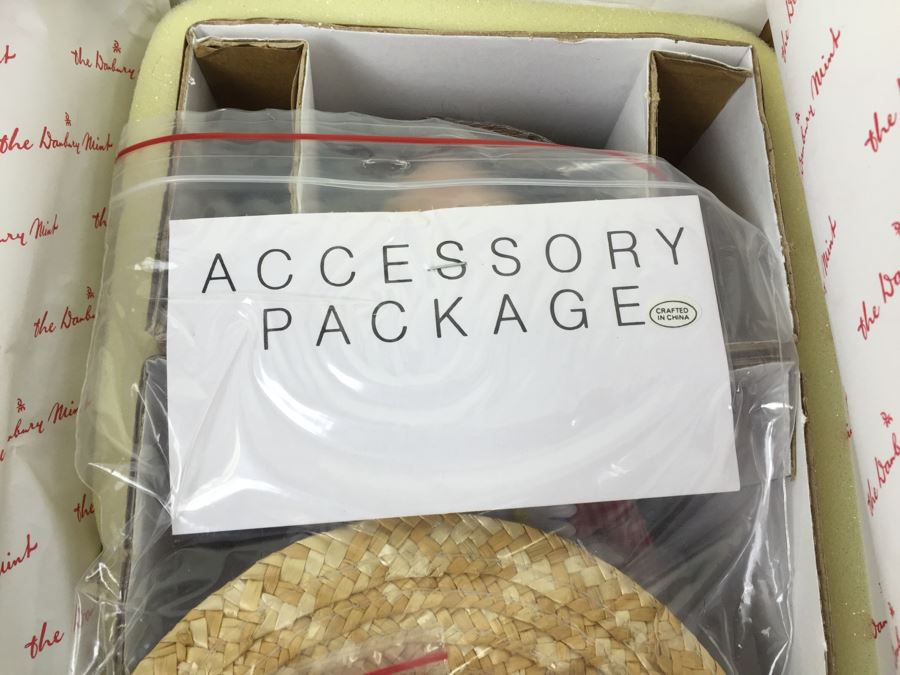 Campbell Kids 'The Little Gardener' Vintage 1996 Danbury Mint New In Box [Photo 8]