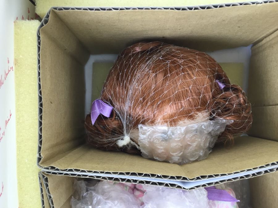 Campbell Kids 'Miss Sniffles' Vintage 1995 Danbury Mint New In Box [Photo 6]