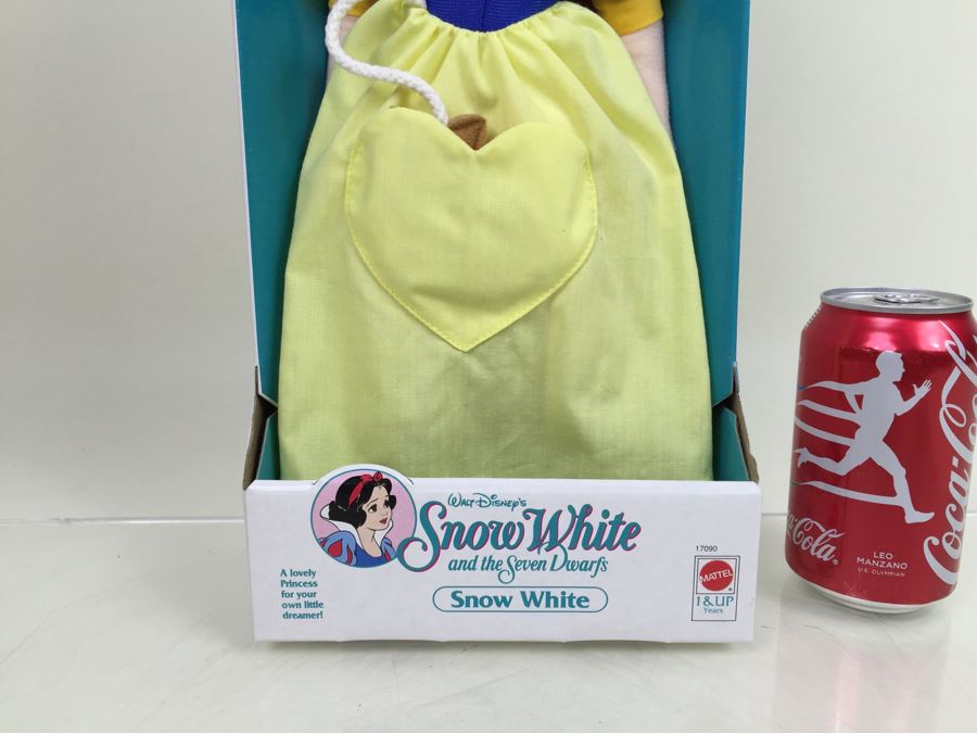 Walt Disney's Snow White And The Seven Dwarfs Snow White Plush Mattel 17090 New In Box Vintage 1993 [Photo 3]