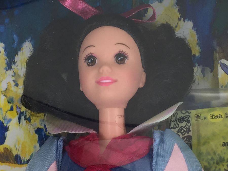 Walt Disney's Snow White And The Seven Dwarfs 'Snow White' Doll Mattel 7783 New In Box Vintage 1992 [Photo 4]