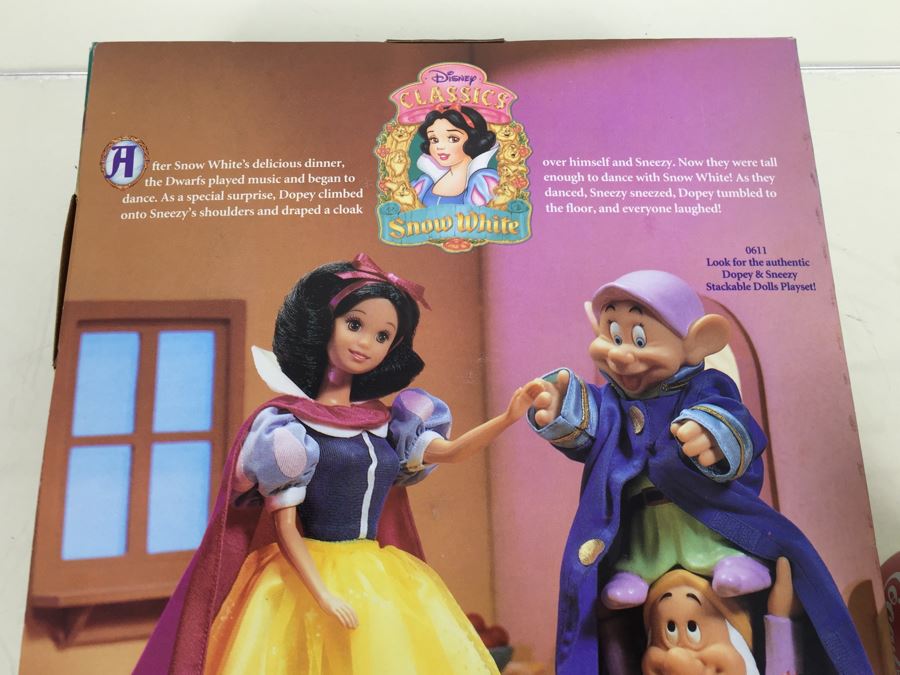 Walt Disneys Snow White And The Seven Dwarfs Snow White Doll Mattel 7783 New In Box Vintage 1992 