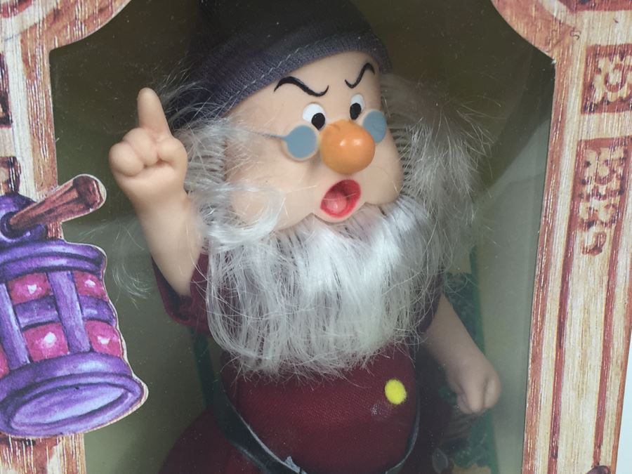 Vintage Disney's Snow White And The Seven Dwarfs 'Grumpy' And 'Doc' Figurines Action Figures Bikin New In Box [Photo 4]