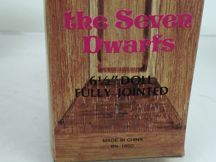 Vintage Disney's Snow White And The Seven Dwarfs 'Grumpy' And 'Doc' Figurines Action Figures Bikin New In Box [Photo 10]