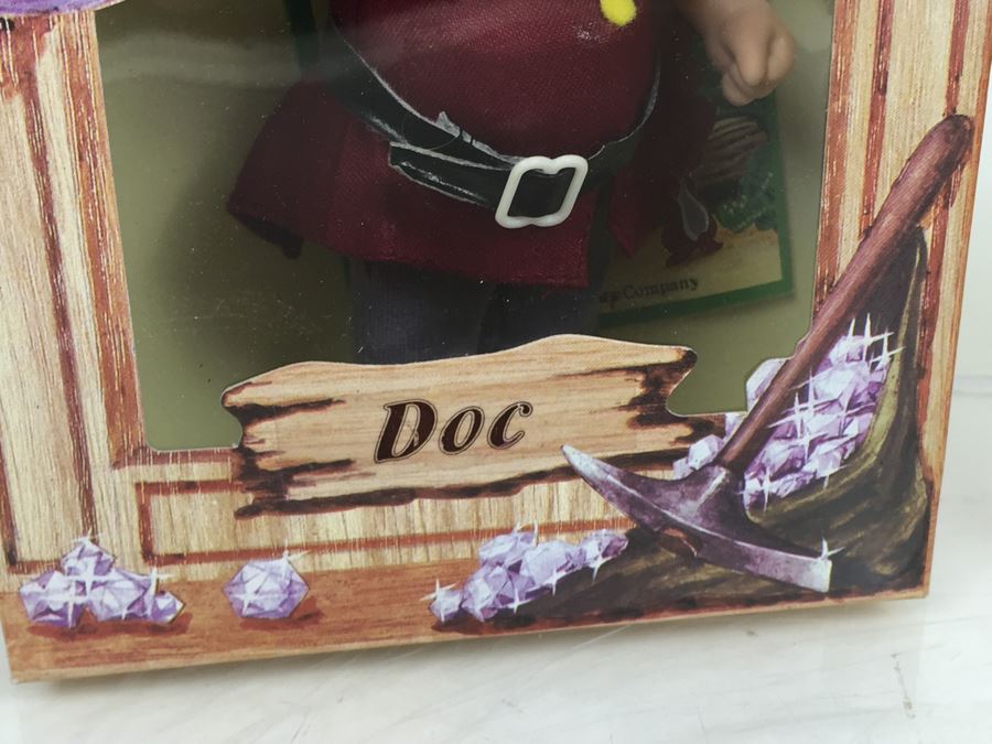 Vintage Disney's Snow White And The Seven Dwarfs 'Grumpy' And 'Doc' Figurines Action Figures Bikin New In Box [Photo 5]