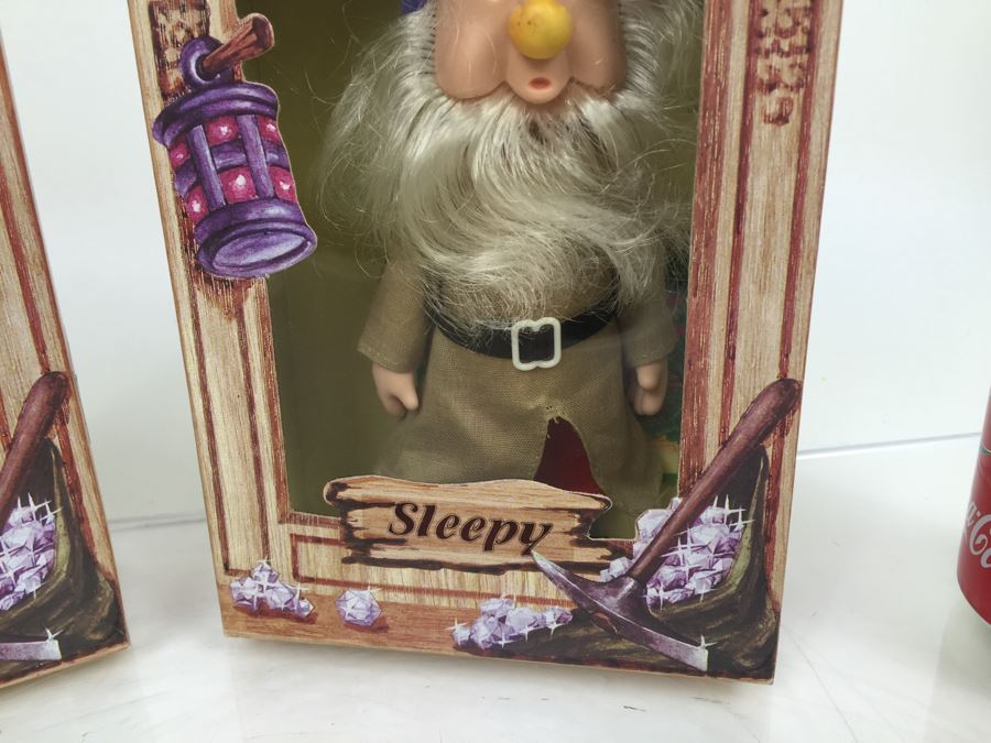 Vintage Disney's Snow White And The Seven Dwarfs 'Bashfull' And 'Sleepy' Figurines Action Figures Bikin New In Box [Photo 8]