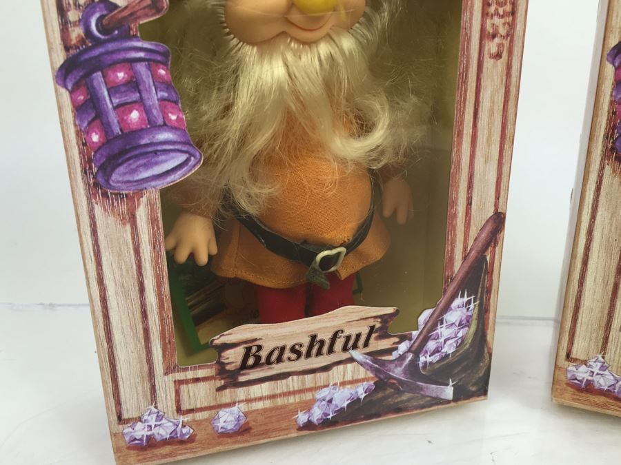 Vintage Disney's Snow White And The Seven Dwarfs 'Bashfull' And 'Sleepy' Figurines Action Figures Bikin New In Box [Photo 6]