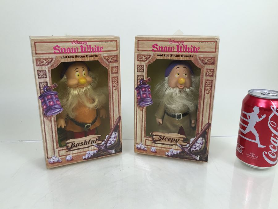 Vintage Disney's Snow White And The Seven Dwarfs 'Bashfull' And 'Sleepy' Figurines Action Figures Bikin New In Box [Photo 1]