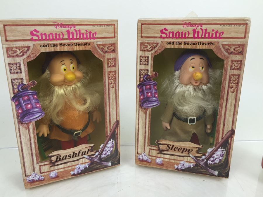 Vintage Disney's Snow White And The Seven Dwarfs 'Bashfull' And 'Sleepy' Figurines Action Figures Bikin New In Box [Photo 4]