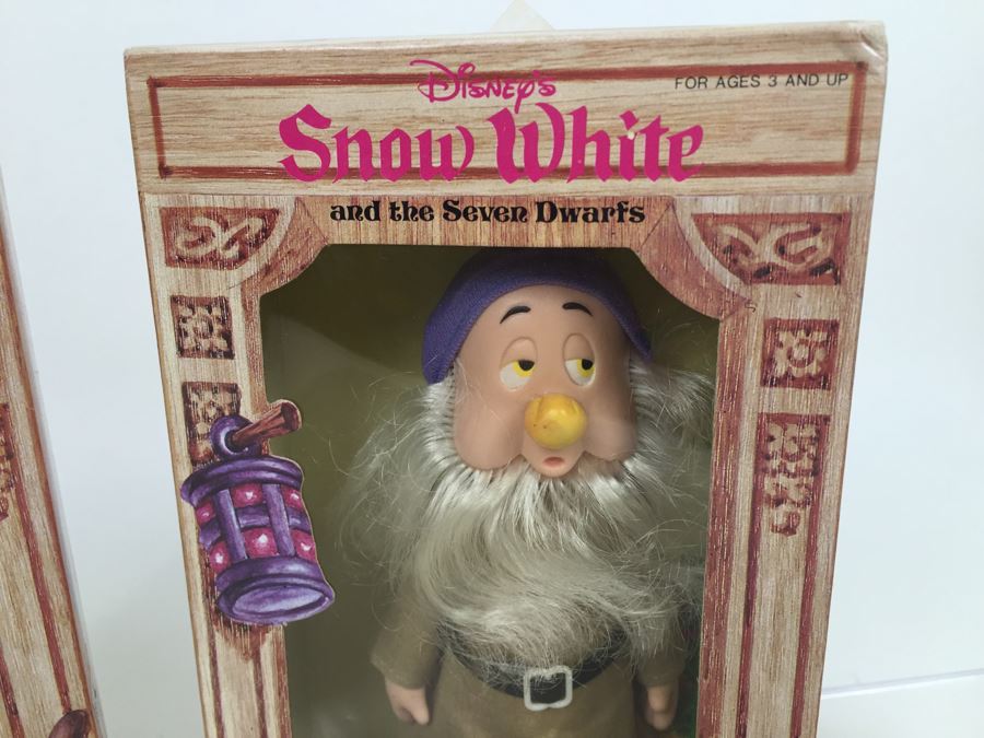 Vintage Disney's Snow White And The Seven Dwarfs 'Bashfull' And 'Sleepy' Figurines Action Figures Bikin New In Box [Photo 3]