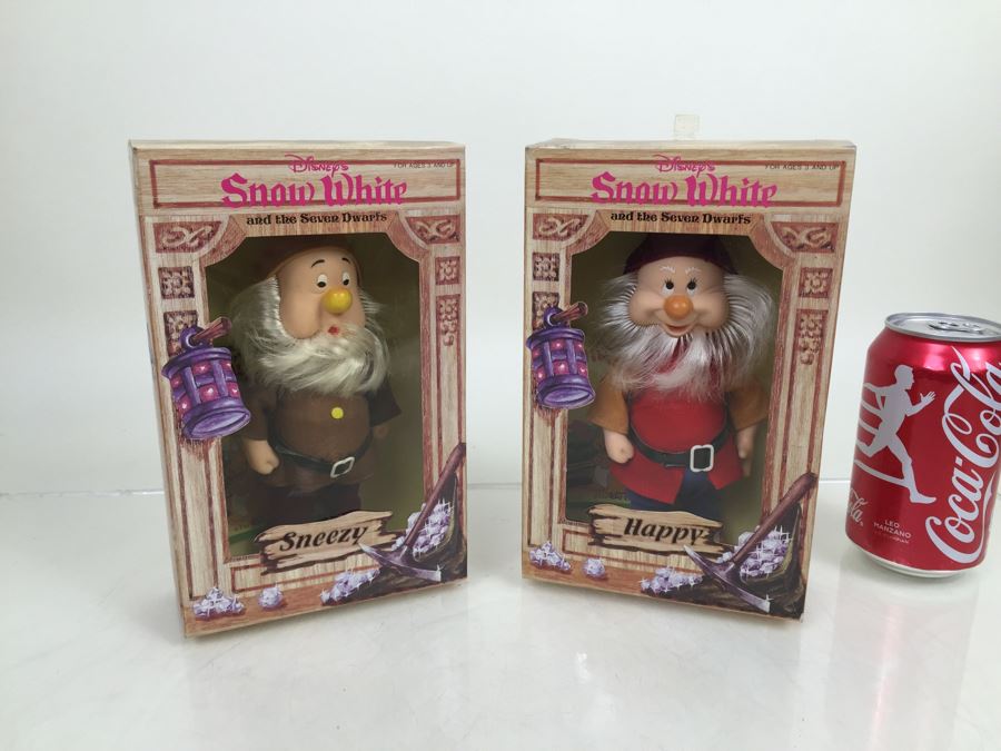 Vintage Disney's Snow White And The Seven Dwarfs 'Happy' And 'Sneezy' Figurines Action Figures Bikin New In Box [Photo 1]