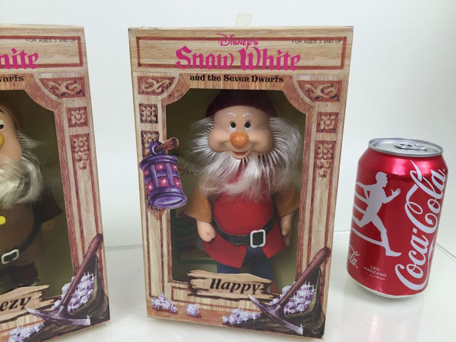 Vintage Disney's Snow White And The Seven Dwarfs 'Happy' And 'Sneezy' Figurines Action Figures Bikin New In Box [Photo 6]