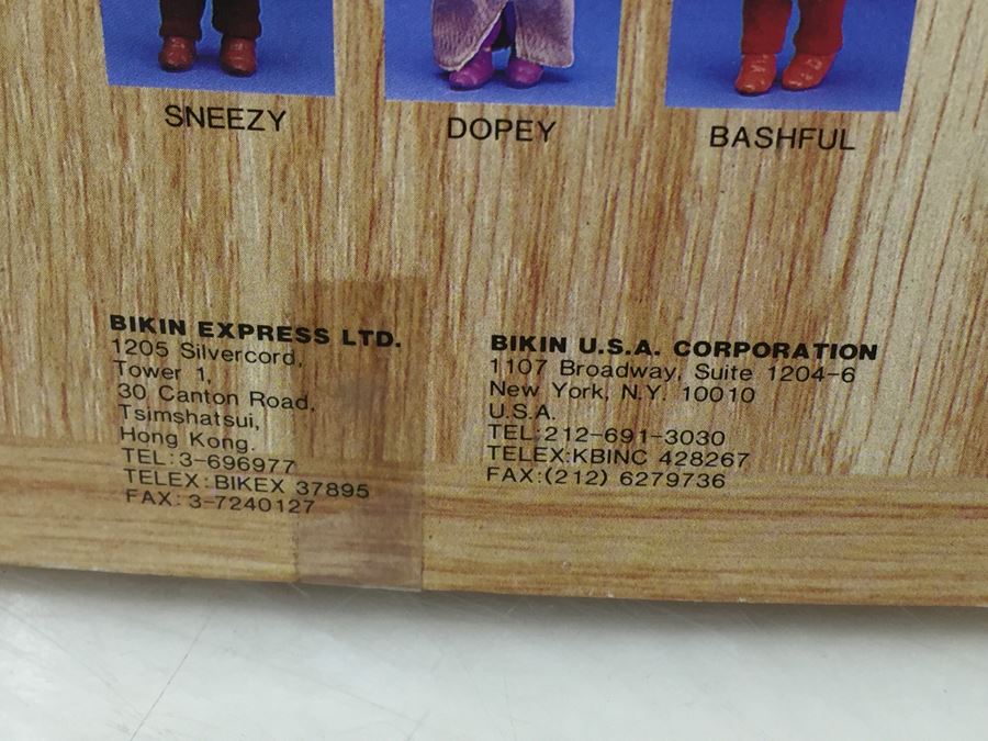 Vintage Disney's Snow White And The Seven Dwarfs 'Happy' And 'Sneezy' Figurines Action Figures Bikin New In Box [Photo 10]