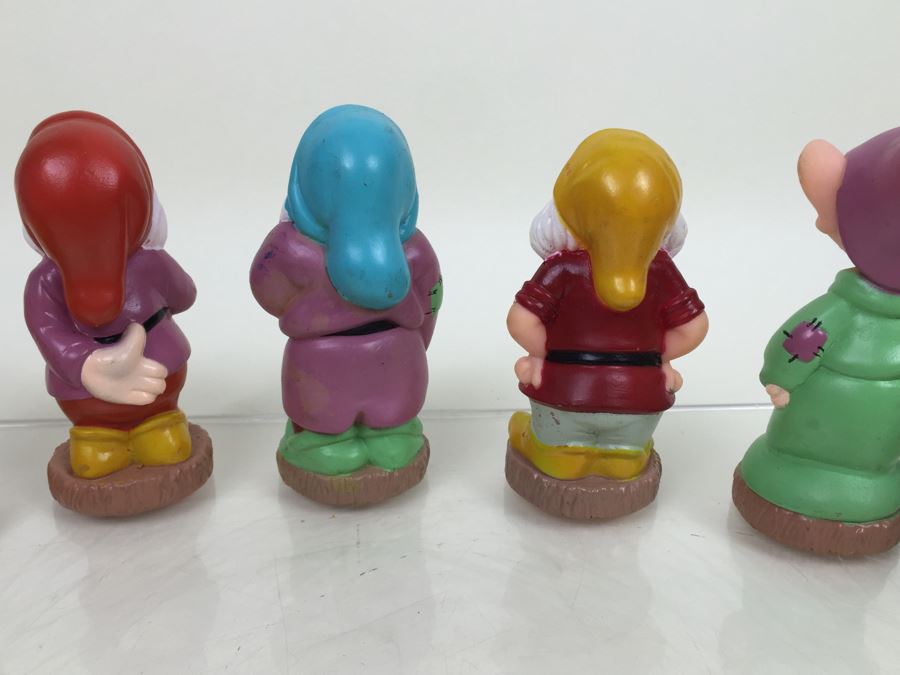 Walt Disney's Snow White And The Seven Dwarfs 'Seven Dwarfs' Vinyl Figurines Loose [Photo 12]