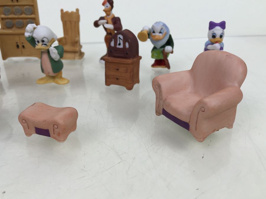 Vintage Large Lot Of Disney Miniature Figurines And Furniture Painted [Photo 12]