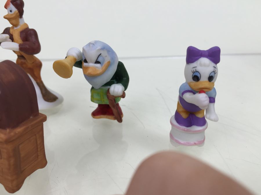 Vintage Large Lot Of Disney Miniature Figurines And Furniture Painted [Photo 10]