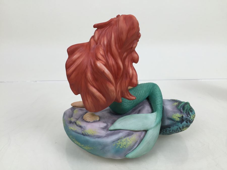 Disney's Little Mermaid 'Ariel' Figurine [Photo 7]