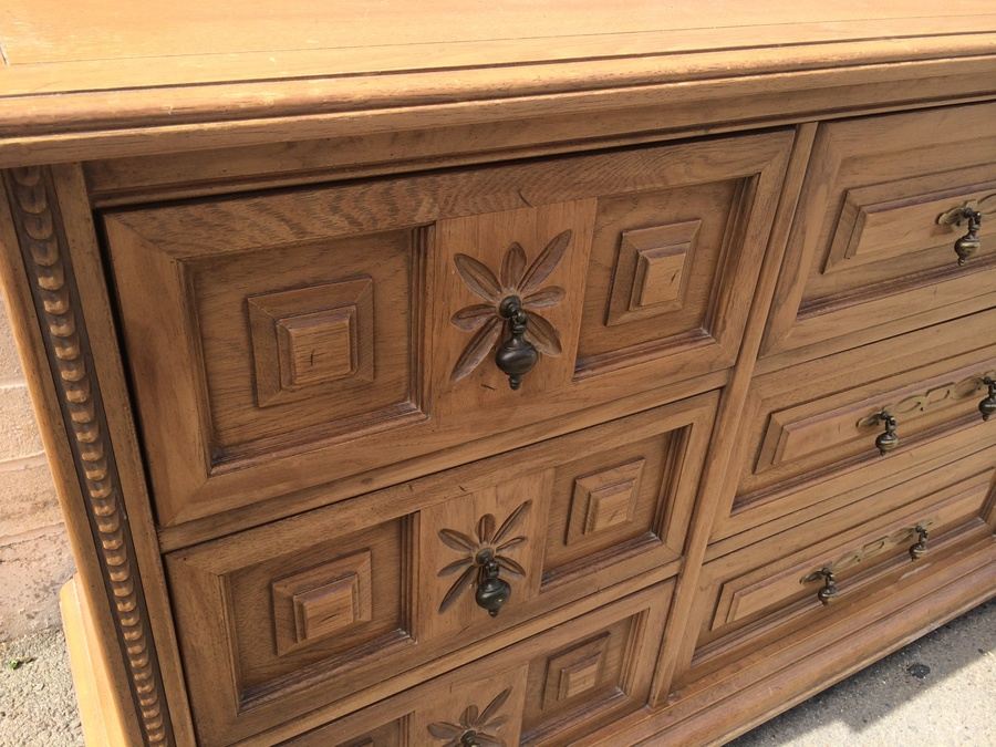 9-Drawer Dresser - American of Martinsville [Photo 2]