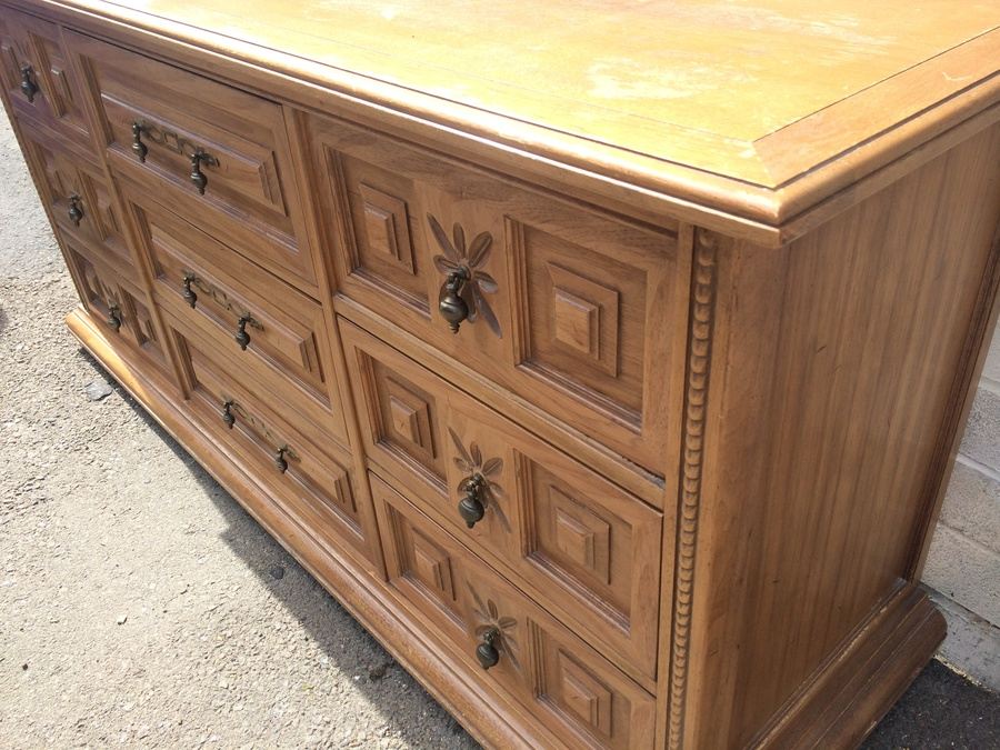 9-Drawer Dresser - American of Martinsville [Photo 6]