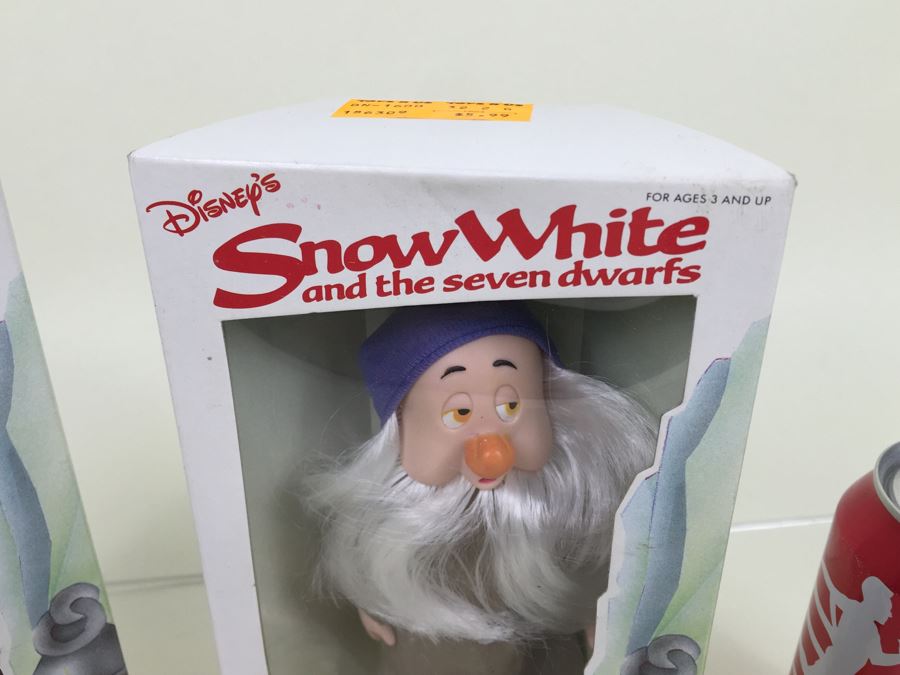 Walt Disney's Snow White And The Seven Dwarfs 'Happy' And 'Sleepy' 6 1/2' Doll Figurines Action Figures Bikin New In Box [Photo 6]