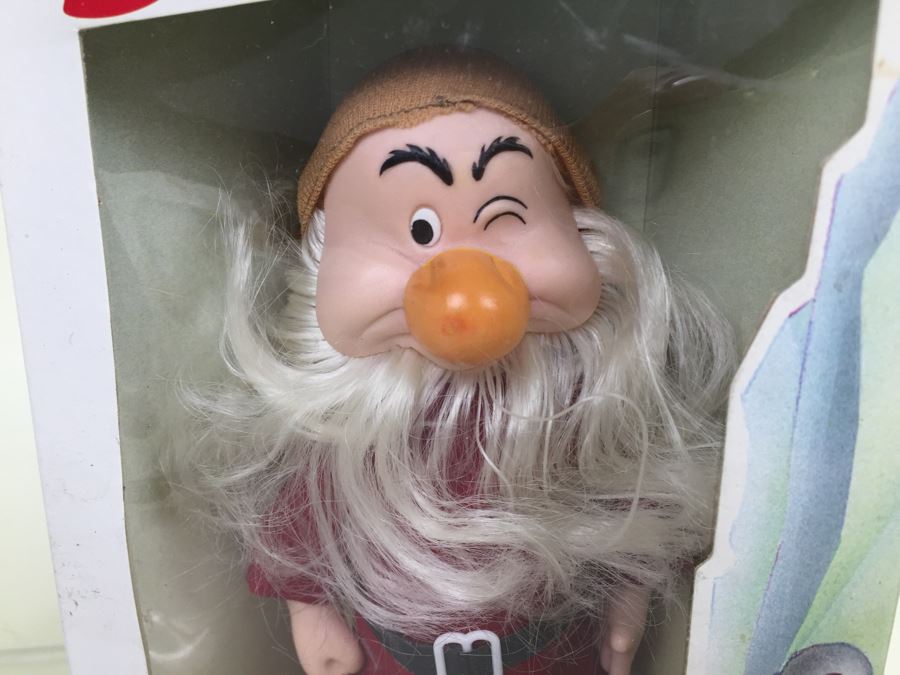 Walt Disney's Snow White And The Seven Dwarfs 'Sneezy' And 'Grumpy' 6 1/2' Doll Figurines Action Figures Bikin New In Box [Photo 8]