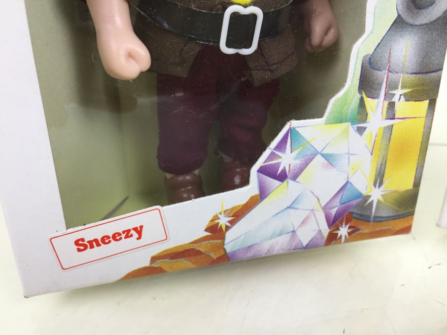 Walt Disney's Snow White And The Seven Dwarfs 'Sneezy' And 'Grumpy' 6 1/2' Doll Figurines Action Figures Bikin New In Box [Photo 6]