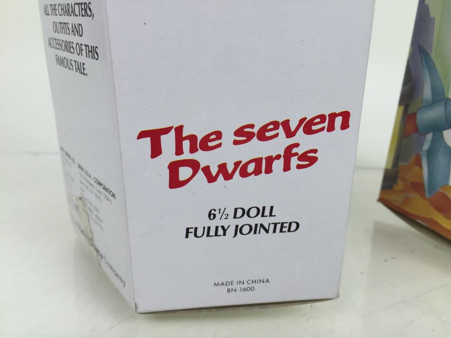Walt Disney's Snow White And The Seven Dwarfs 'Sneezy' And 'Grumpy' 6 1/2' Doll Figurines Action Figures Bikin New In Box [Photo 12]
