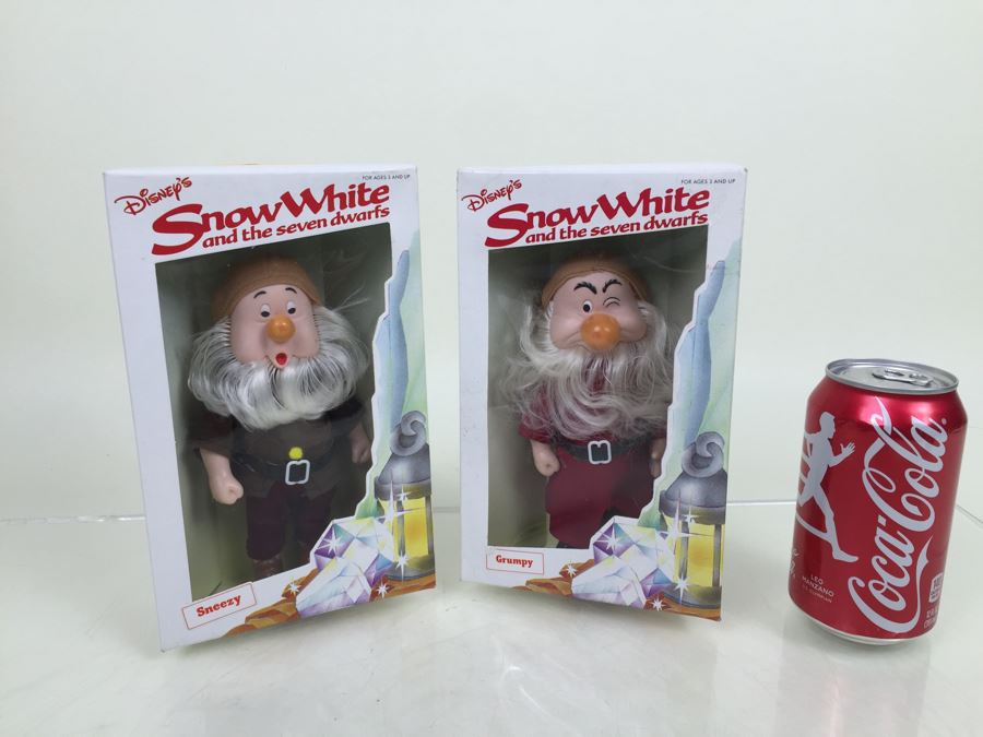 Walt Disney's Snow White And The Seven Dwarfs 'Sneezy' And 'Grumpy' 6 1/2' Doll Figurines Action Figures Bikin New In Box