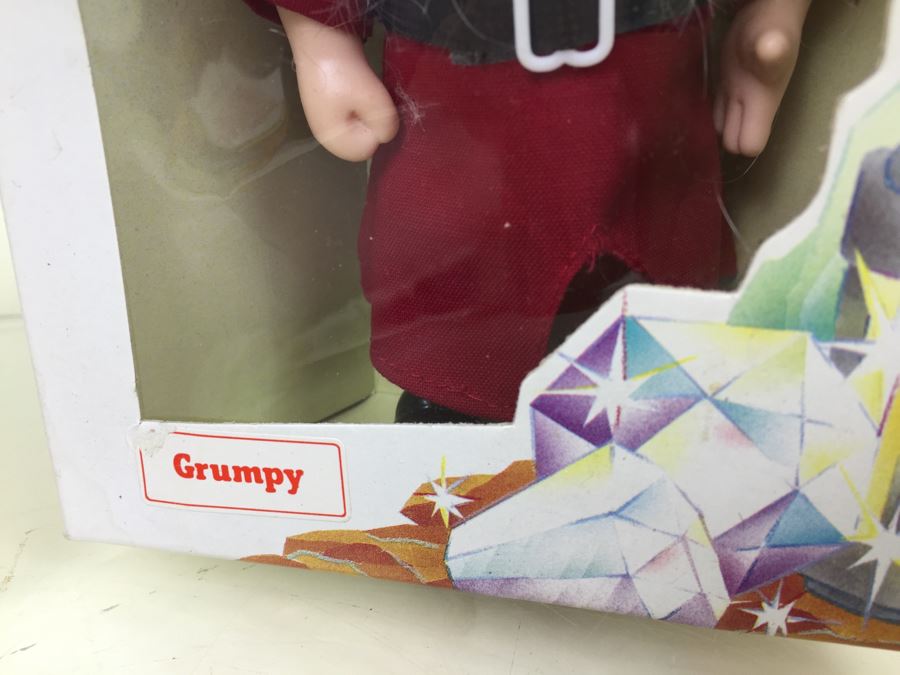 Walt Disney's Snow White And The Seven Dwarfs 'Sneezy' And 'Grumpy' 6 1/2' Doll Figurines Action Figures Bikin New In Box [Photo 9]