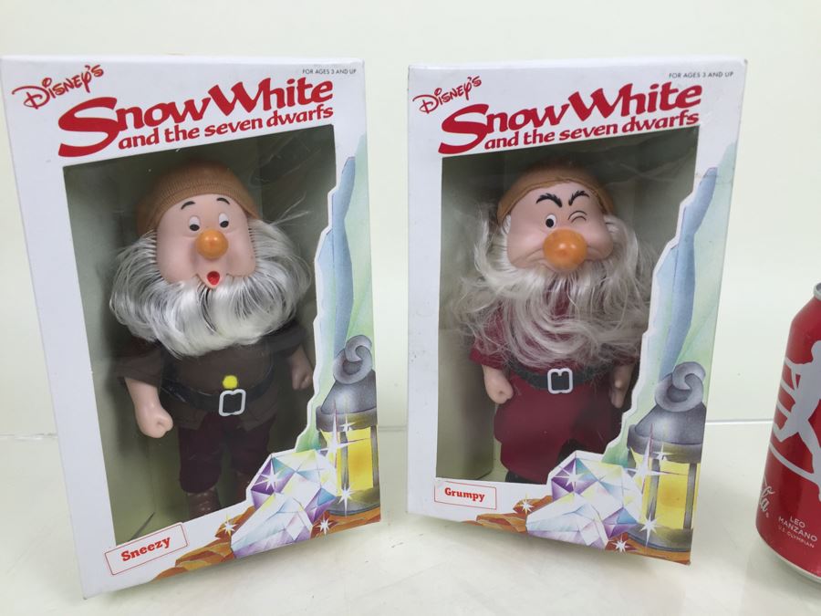 Walt Disney's Snow White And The Seven Dwarfs 'Sneezy' And 'Grumpy' 6 1/2' Doll Figurines Action Figures Bikin New In Box [Photo 4]