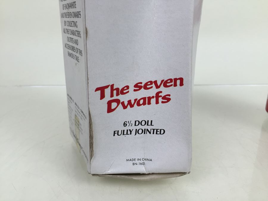 Walt Disney's Snow White And The Seven Dwarfs 'Dopey' 6 1/2' Doll Figurine Action Figure Bikin New In Box [Photo 9]