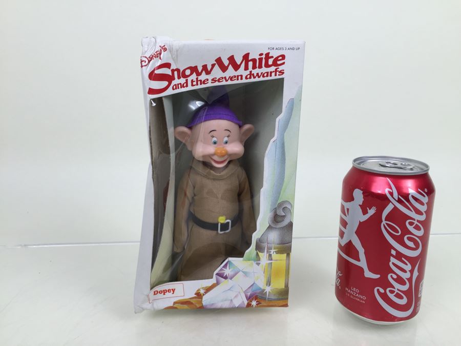 Walt Disney's Snow White And The Seven Dwarfs 'Dopey' 6 1/2' Doll Figurine Action Figure Bikin New In Box
