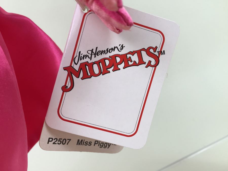Jim Henson's Muppets Large Miss Piggy Muppet With Stand P2507 Vintage 1990 [Photo 9]