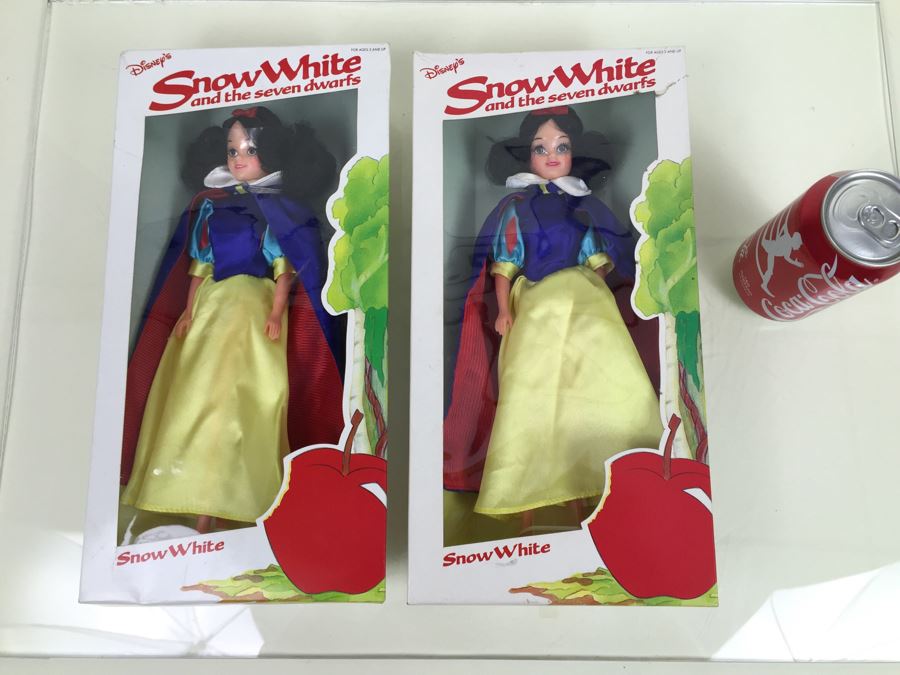 Pair Of Walt Disney's Snow White And The Seven Dwarfs 'Snow White' 11 1/2' Doll Bikin New In Box