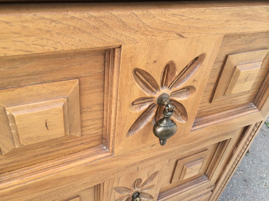 9-Drawer Dresser - American of Martinsville [Photo 6]