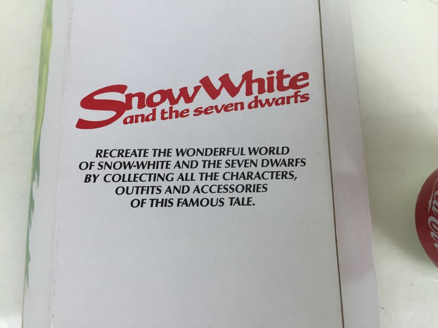 Walt Disney's Snow White And The Seven Dwarfs 'The Witch' 11 1/2' Doll Bikin New In Box [Photo 6]