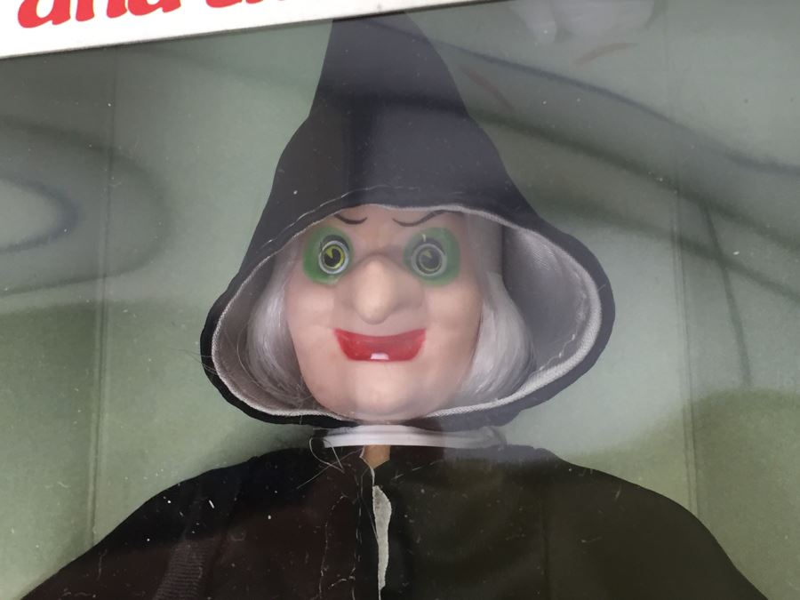Walt Disney's Snow White And The Seven Dwarfs 'The Witch' 11 1/2' Doll Bikin New In Box [Photo 4]