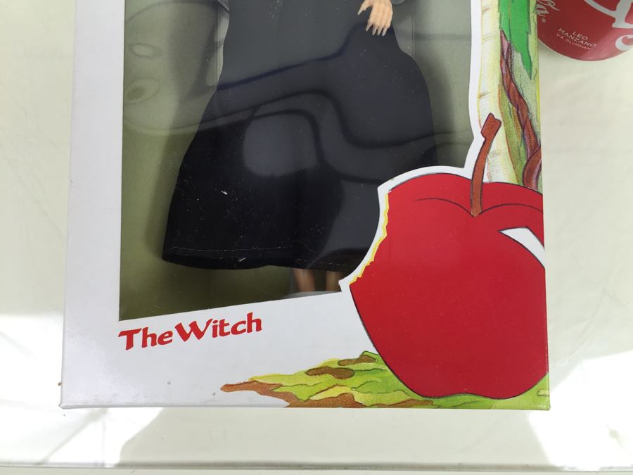 Walt Disney's Snow White And The Seven Dwarfs 'The Witch' 11 1/2' Doll Bikin New In Box [Photo 5]