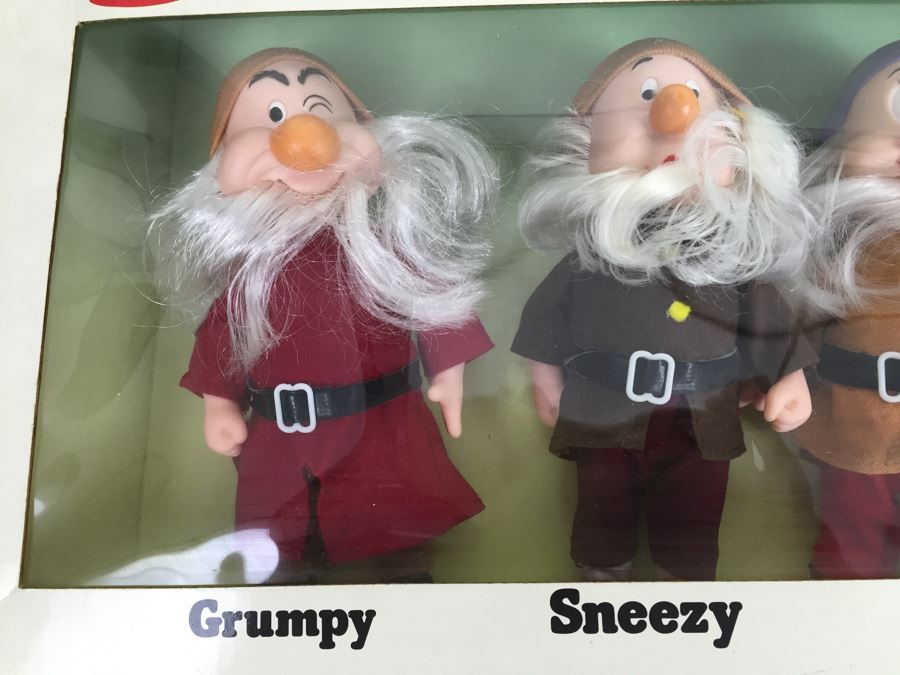 Disney's Snow White And The Seven Dwarfs All Seven Dwarfs New In Box Bikin [Photo 5]