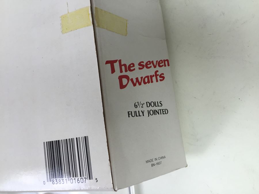 Disney's Snow White And The Seven Dwarfs All Seven Dwarfs New In Box Bikin [Photo 9]