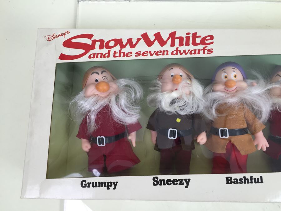 Disney's Snow White And The Seven Dwarfs All Seven Dwarfs New In Box Bikin [Photo 4]