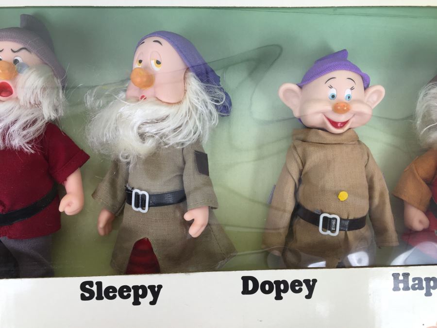 Disney's Snow White And The Seven Dwarfs All Seven Dwarfs New In Box Bikin [Photo 6]