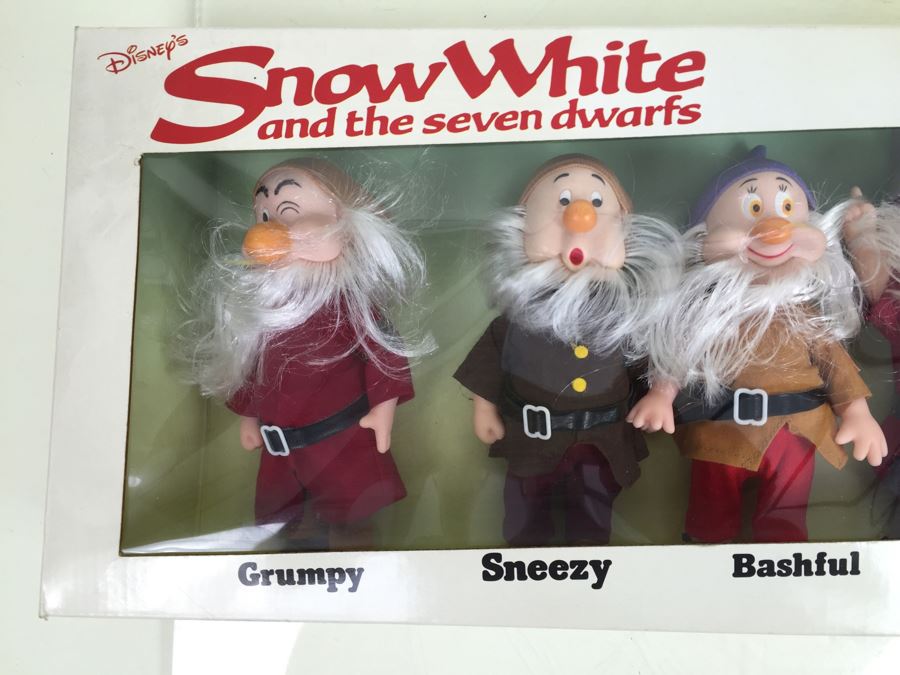Disney's Snow White And The Seven Dwarfs All Seven Dwarfs New In Box Bikin [Photo 4]